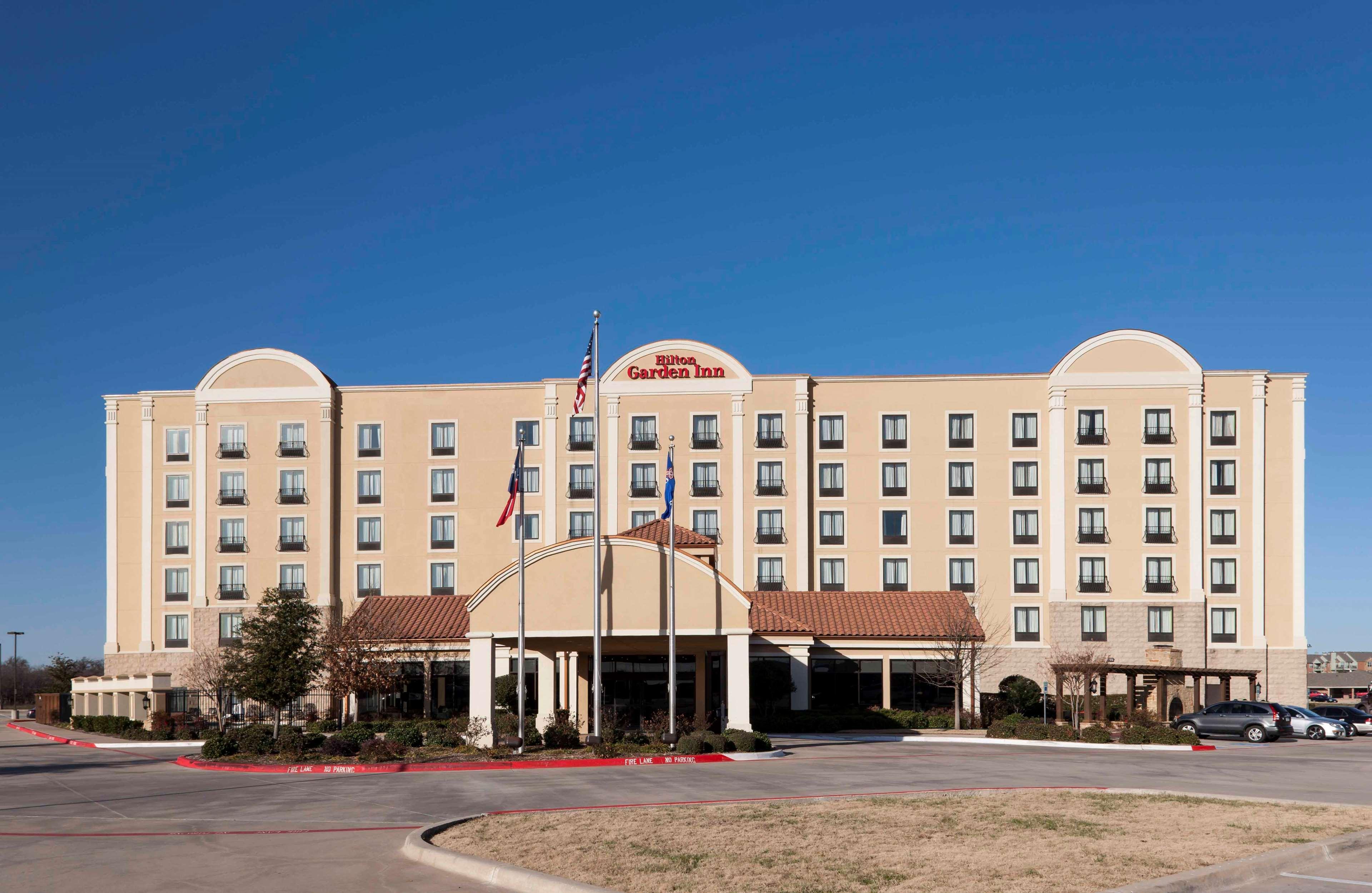 Hilton Garden Inn Dallas Луїсвілл Екстер'єр фото