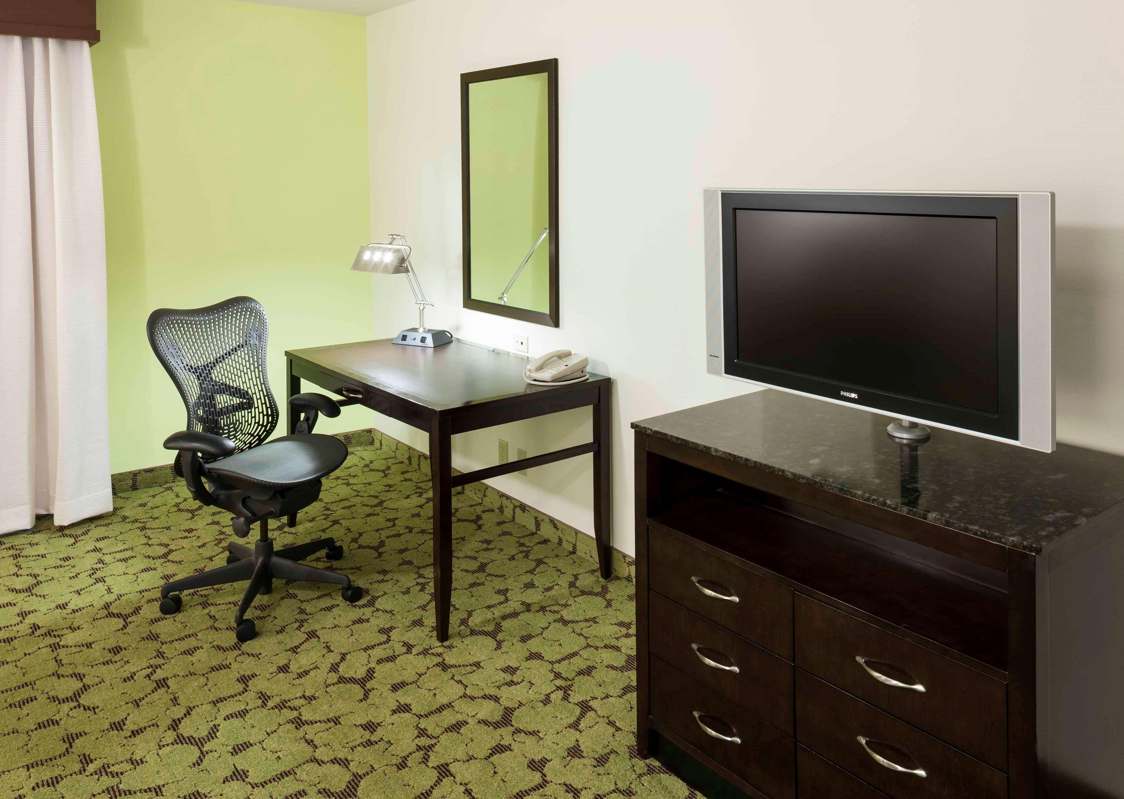 Hilton Garden Inn Dallas Луїсвілл Екстер'єр фото