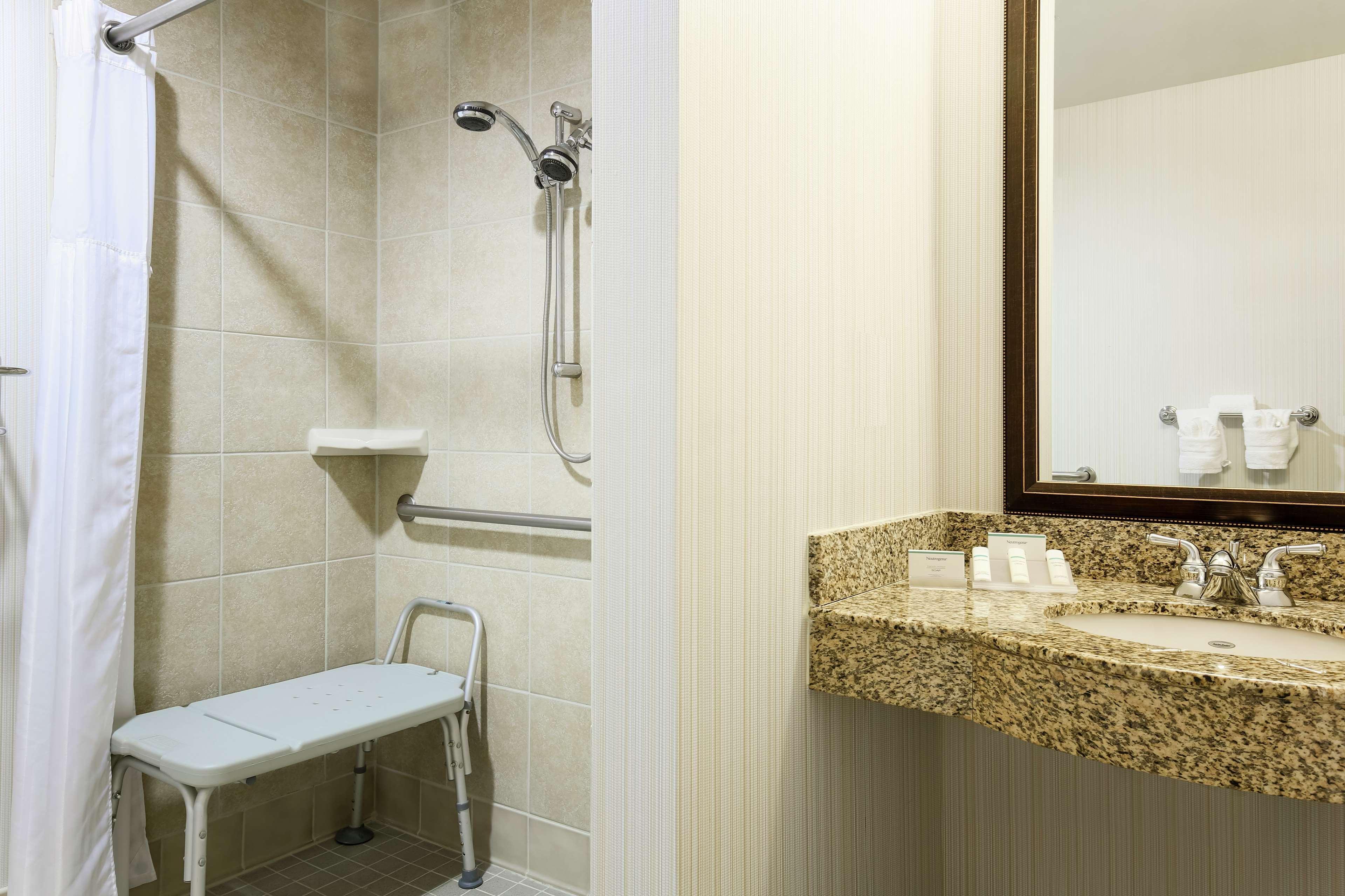 Hilton Garden Inn Dallas Луїсвілл Екстер'єр фото