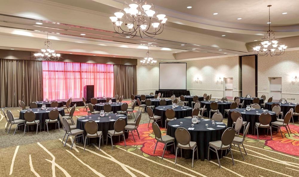 Hilton Garden Inn Dallas Луїсвілл Екстер'єр фото