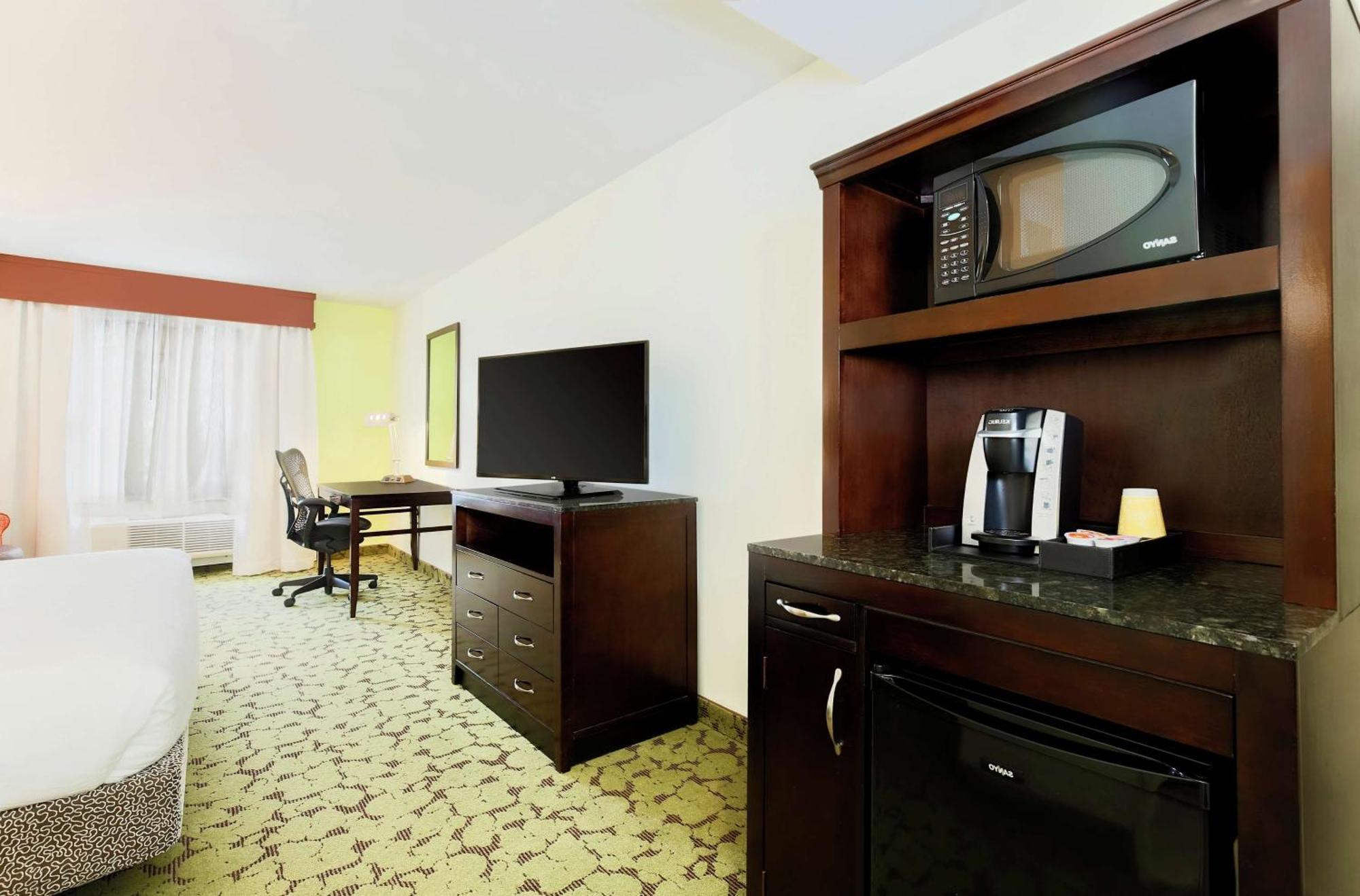 Hilton Garden Inn Dallas Луїсвілл Екстер'єр фото