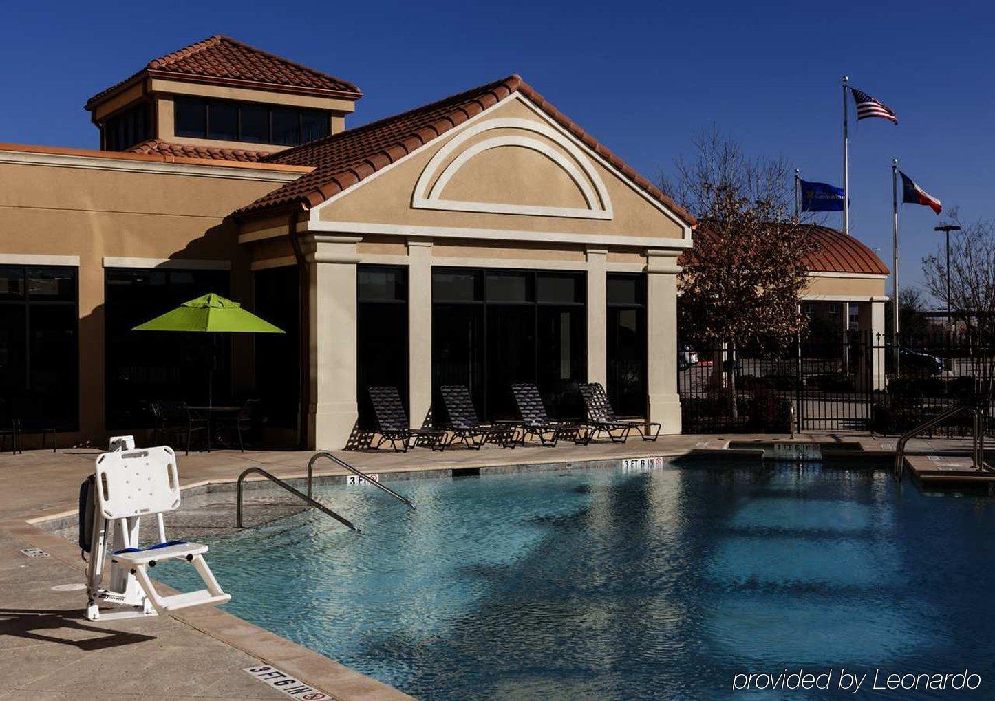 Hilton Garden Inn Dallas Луїсвілл Екстер'єр фото